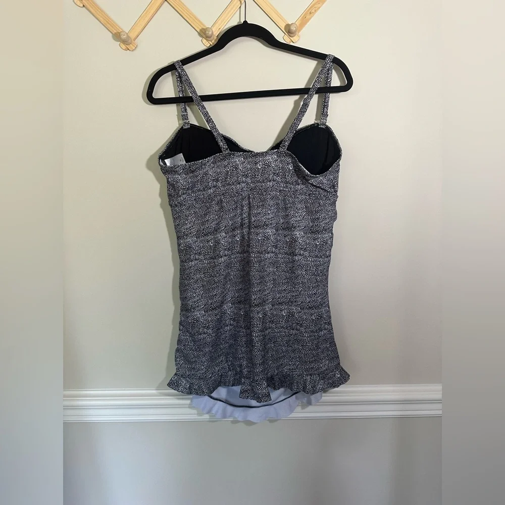 Like new one piece swimsuit